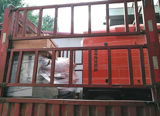 ZK700混凝土濕噴機(jī)、空壓機(jī)發(fā)貨現(xiàn)場(chǎng)