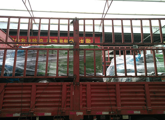 泵送混凝土濕噴機(jī)發(fā)貨現(xiàn)場(chǎng)