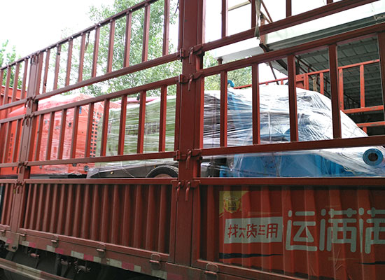 GYP-90液壓混凝土濕噴機(jī)、空壓機(jī)發(fā)貨現(xiàn)場(chǎng)